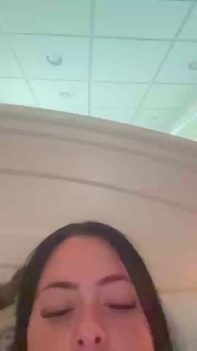 sluttybunny777 live cam on Cam4
