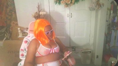 sluttydiana4 live cam on Cam4
