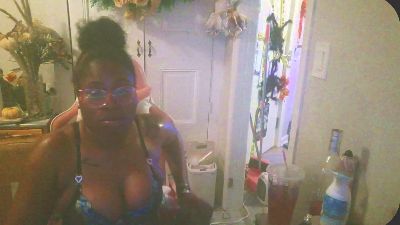 sluttydiana4 live cam on Cam4