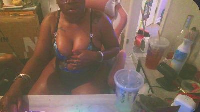 sluttydiana4 live cam on Cam4