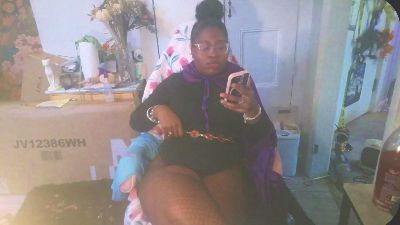 sluttydiana4 live cam on Cam4