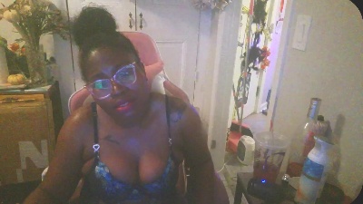 sluttydiana4 live cam on Cam4