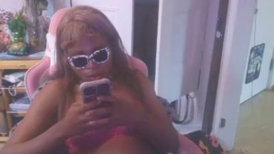 sluttydiana4 live cam on Cam4