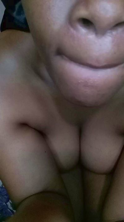 snugllebun live cam on Cam4