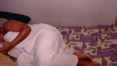 snugllebun live cam on Cam4