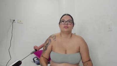 sofiaa4 live cam on Cam4