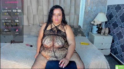 sofiabigtitsxxx live cam on Cam4
