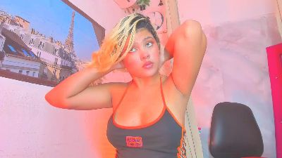 sofiacastillo01 live cam on Cam4