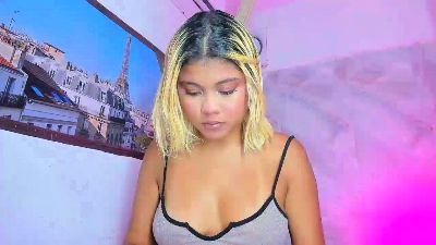 sofiacastillo01 live cam on Cam4