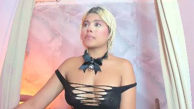 sofiacastillo01 live cam on Cam4