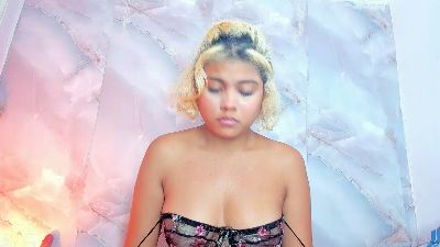 sofiacastillo01 live cam on Cam4