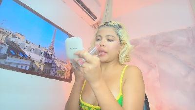 sofiacastillo01 live cam on Cam4