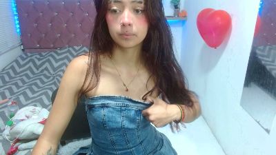 sofiacumgirl live cam on Cam4