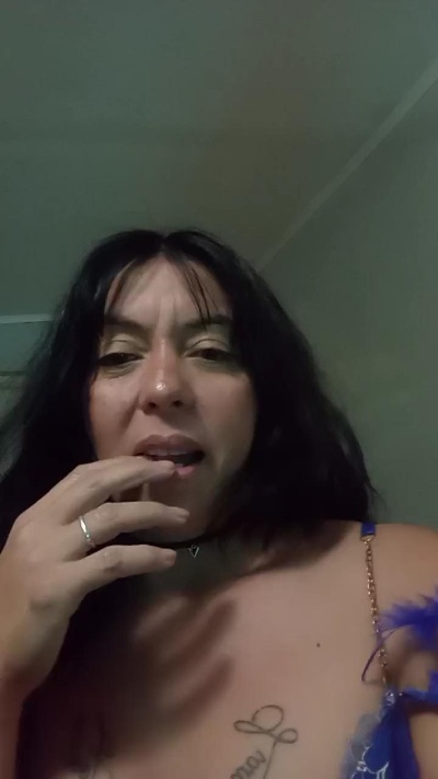 sofialoree2 live cam on Cam4