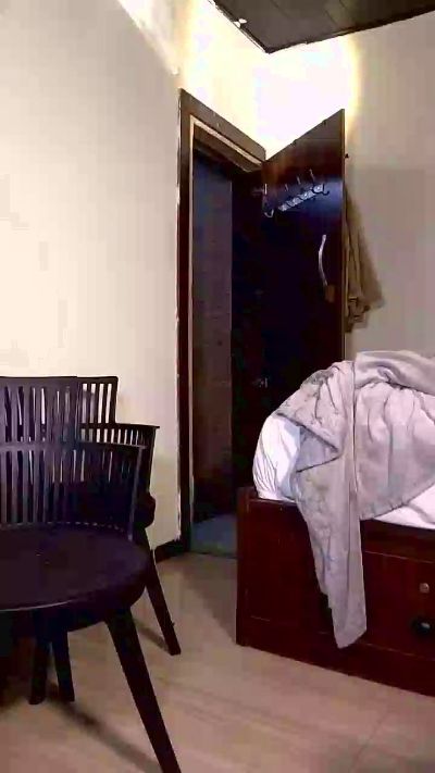 solomon2 live cam on Cam4