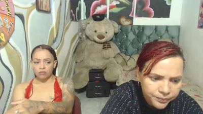 solyluna20222 live cam on Cam4