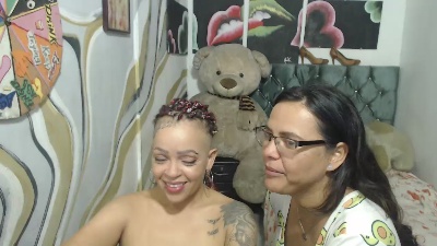 solyluna20222 live cam on Cam4