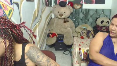 solyluna20222 live cam on Cam4