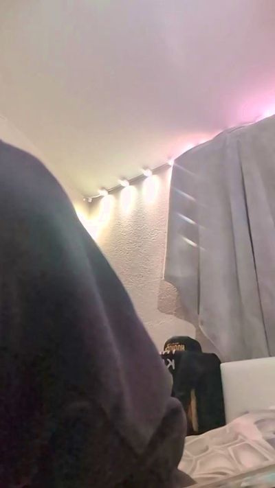 somesmokerocks live cam on Cam4