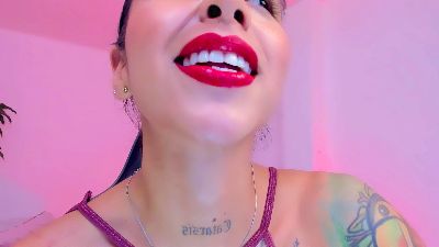 sophierooy2 live cam on Cam4
