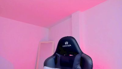sophierooy2 live cam on Cam4