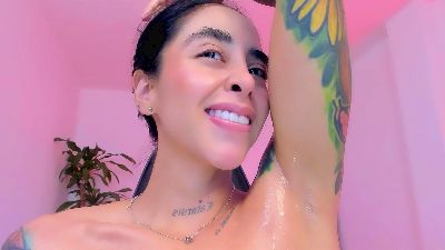 sophierooy2 live cam on Cam4