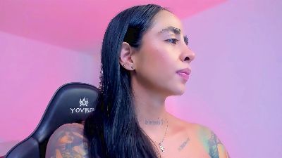 sophierooy2 live cam on Cam4