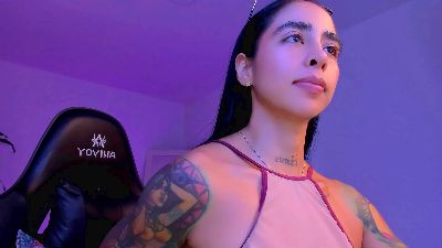 sophierooy2 live cam on Cam4
