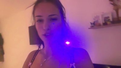 sophiesweetside live cam on Cam4