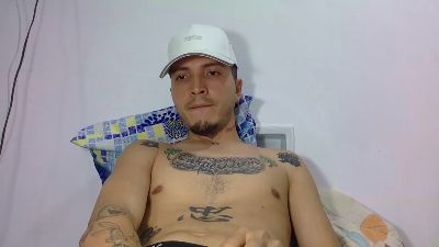 soyel_firma live cam on Cam4
