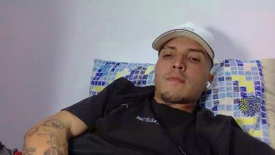 soyel_firma live cam on Cam4