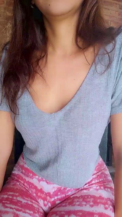ssalazzarys37g1 live cam on Cam4