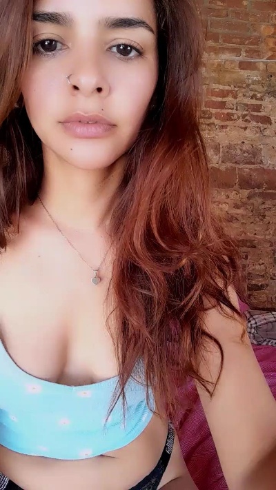 ssalazzarys37g1 live cam on Cam4
