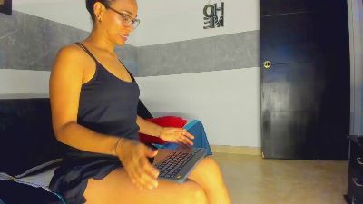 stacyfoxx_ live cam on Cam4