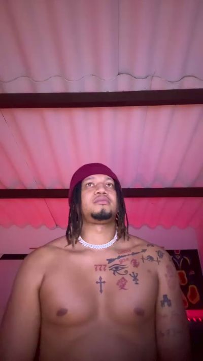 steffano_brown live cam on Cam4