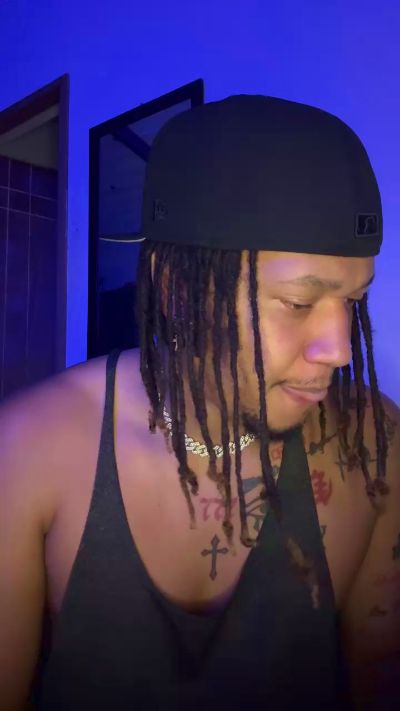 steffano_brown live cam on Cam4