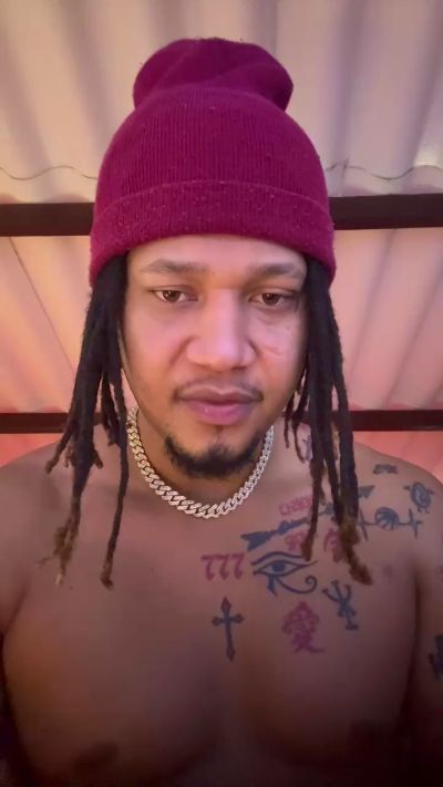 steffano_brown live cam on Cam4