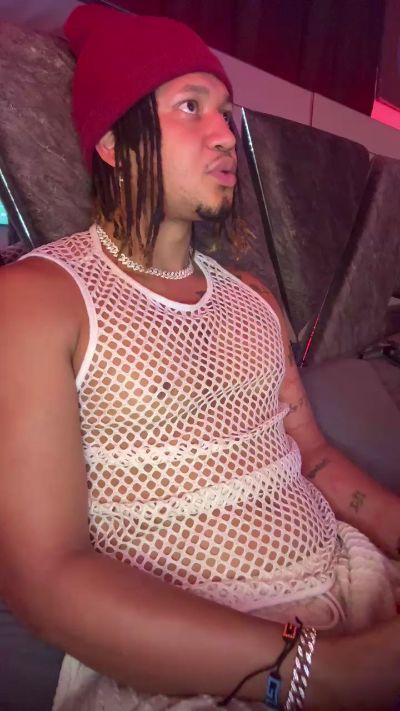 steffano_brown live cam on Cam4