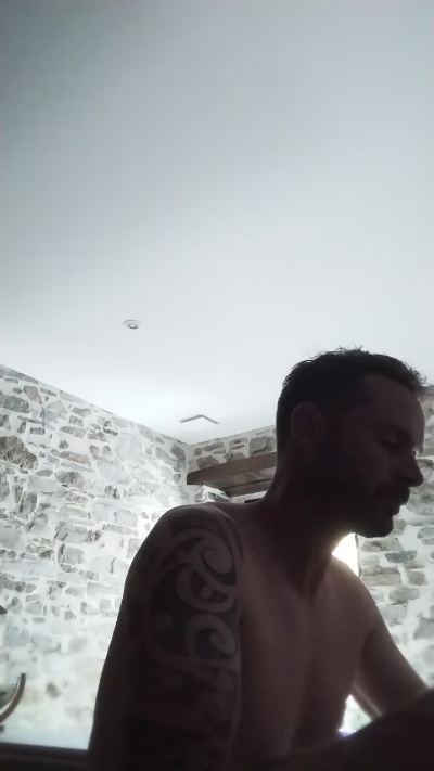stomy150 live cam on Cam4