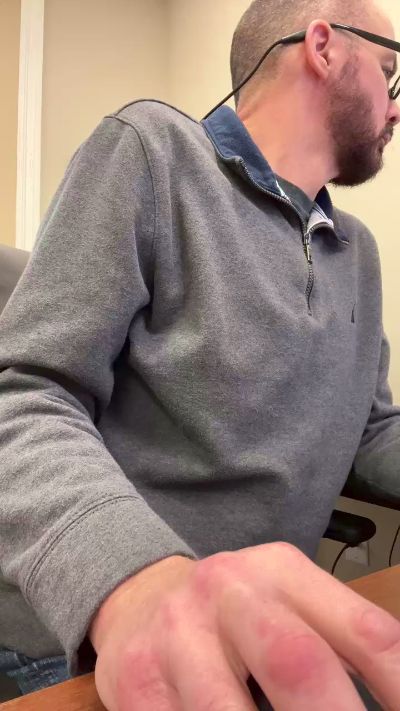 str8curiousbiIA live male webcam from United States