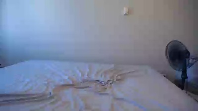 stronghips____ live cam on Cam4
