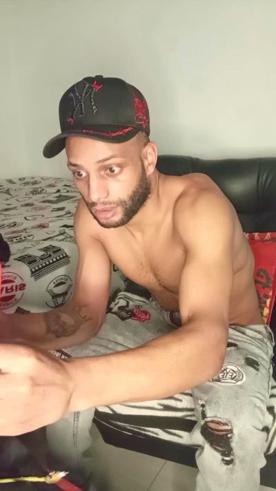 stvxxx777 live cam on Cam4