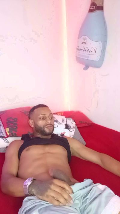 stvxxx777 live cam on Cam4