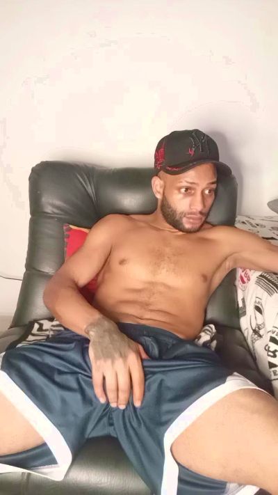 stvxxx777 live cam on Cam4