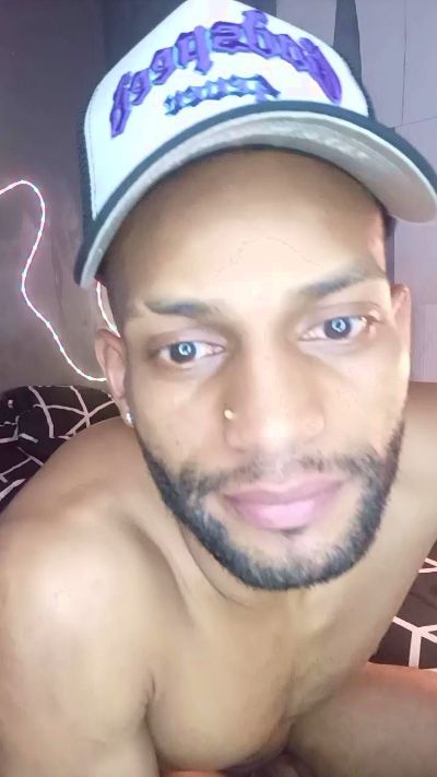 stvxxx777 live cam on Cam4