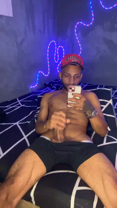 stvxxx777 live cam on Cam4