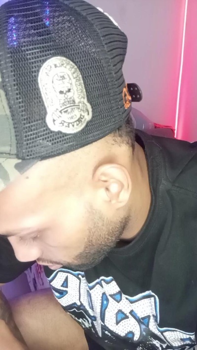 stvxxx777 live cam on Cam4