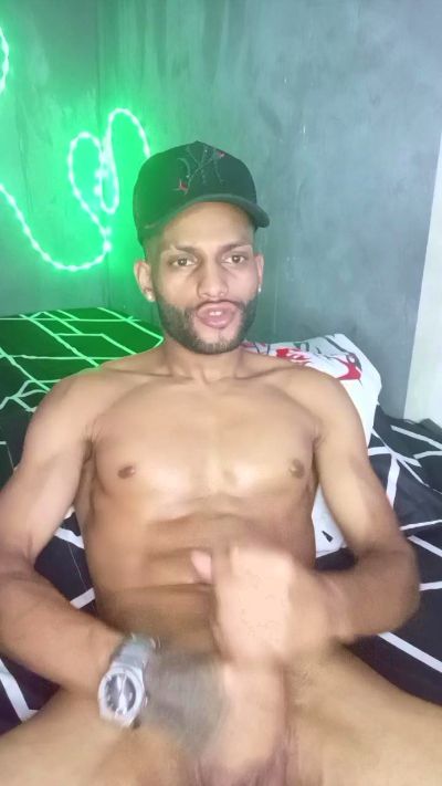 stvxxx777 live cam on Cam4