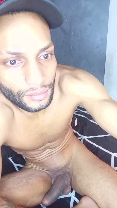 stvxxx777 live cam on Cam4