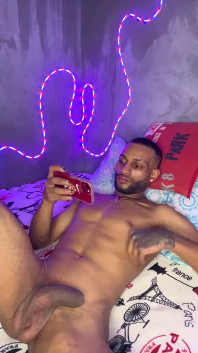 stvxxx777 live cam on Cam4